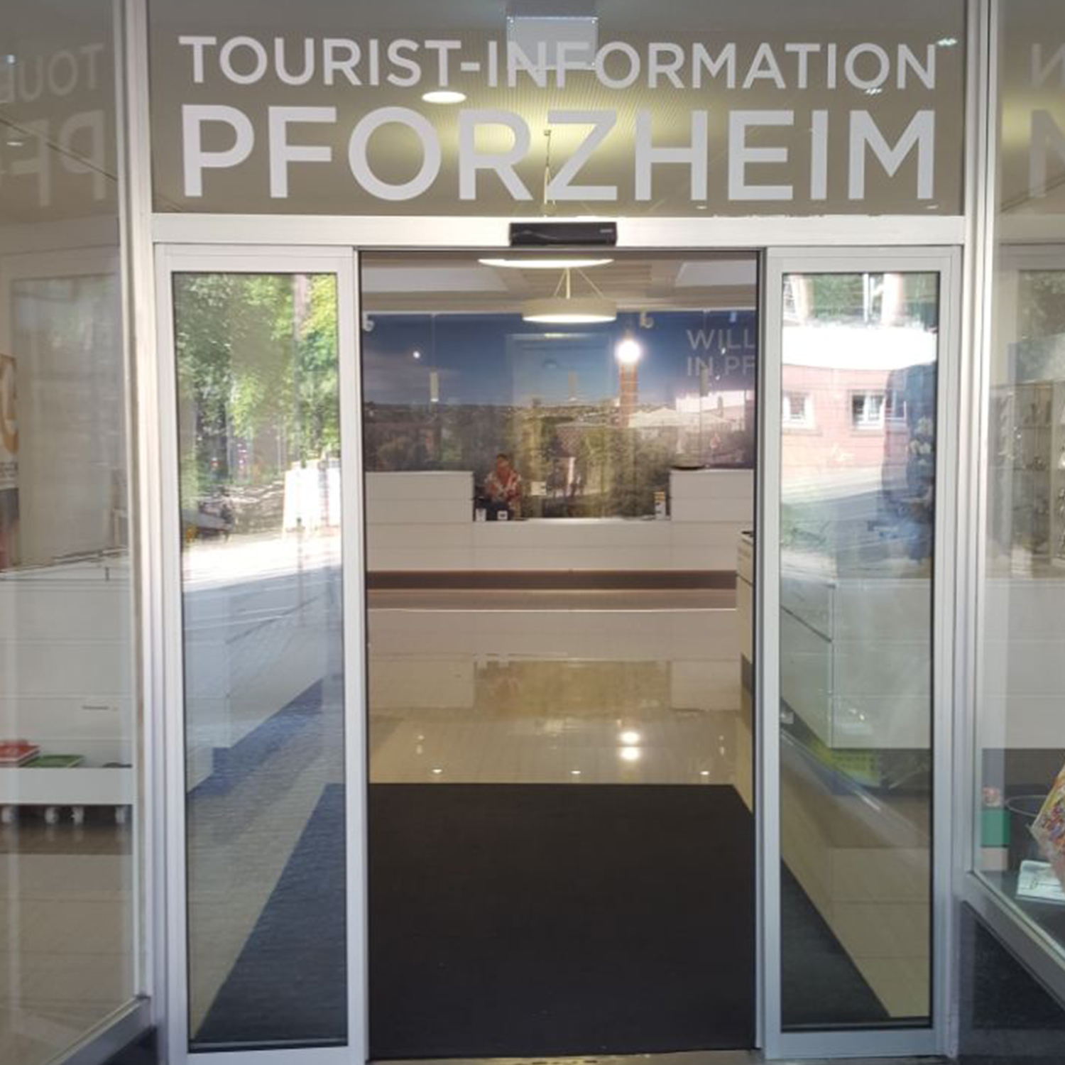 Tourist-Information Pforzheim Schaufensterbeschriftung